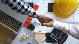 benefits of choosing a local contractor for Hill Country building project